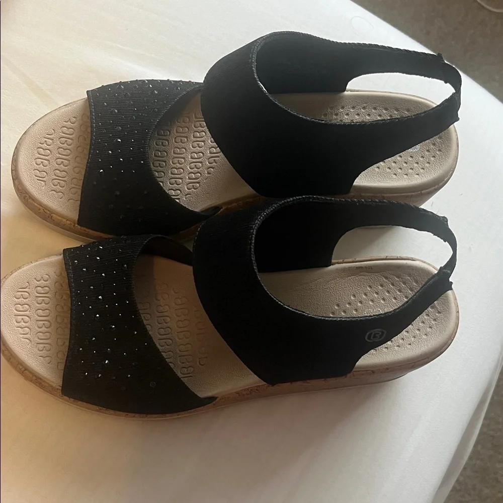 Bzees Black Women's Sandals with beaded Detail - Picture 2 of 10